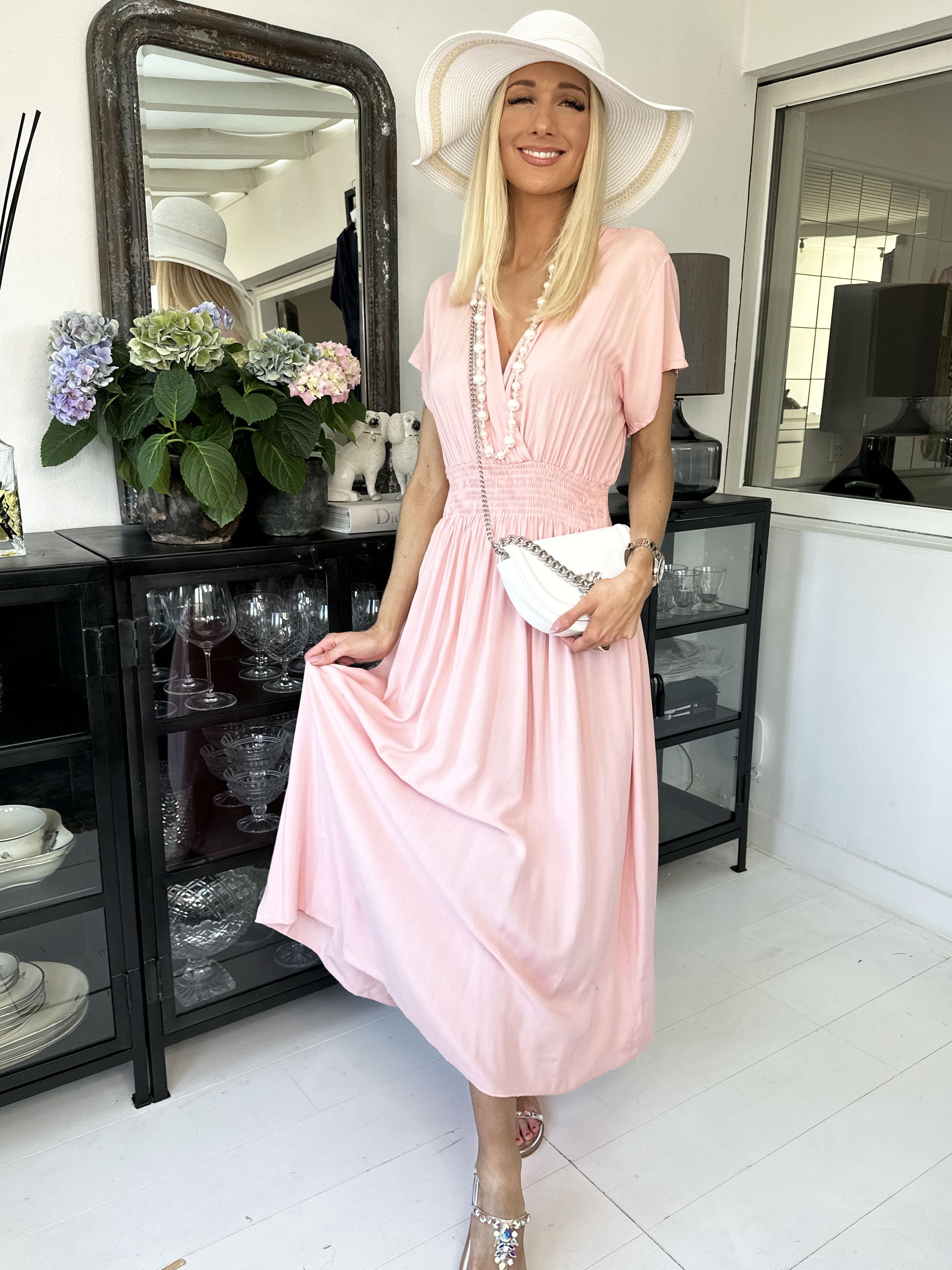 Misha - Söt lång enkel klänning i viskos med smock